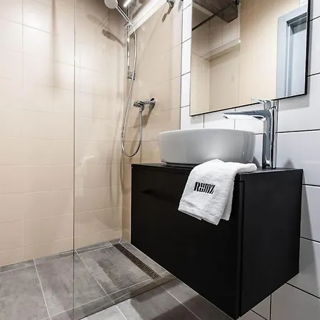 With An Ac - Dietla 51 Street