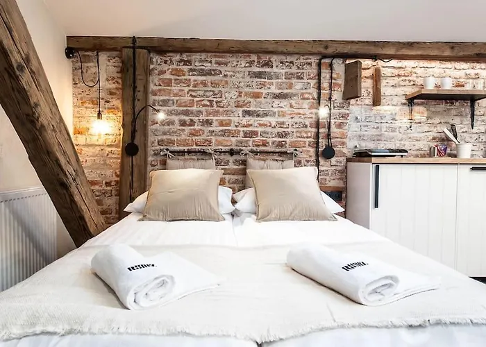 With An Ac - Dietla 51 Street شقة